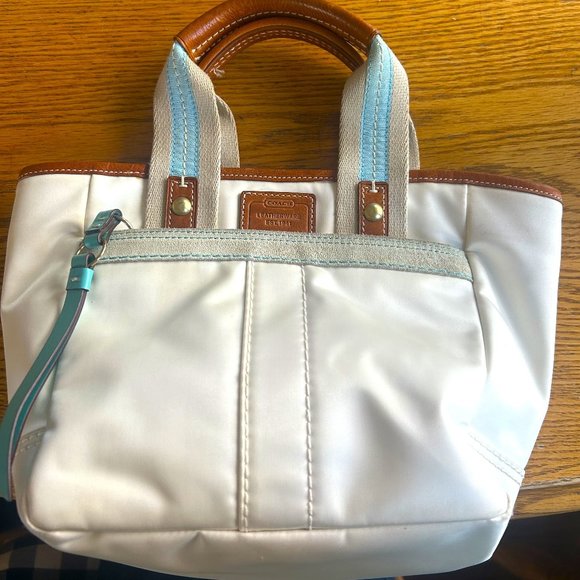 Coach Hampton Tote - Picture 1 of 9